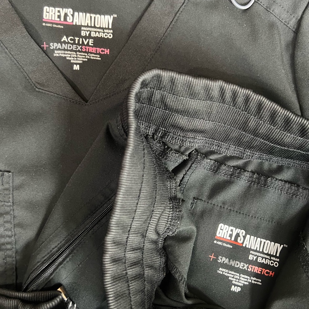 Grey’s Anatomy scrubs